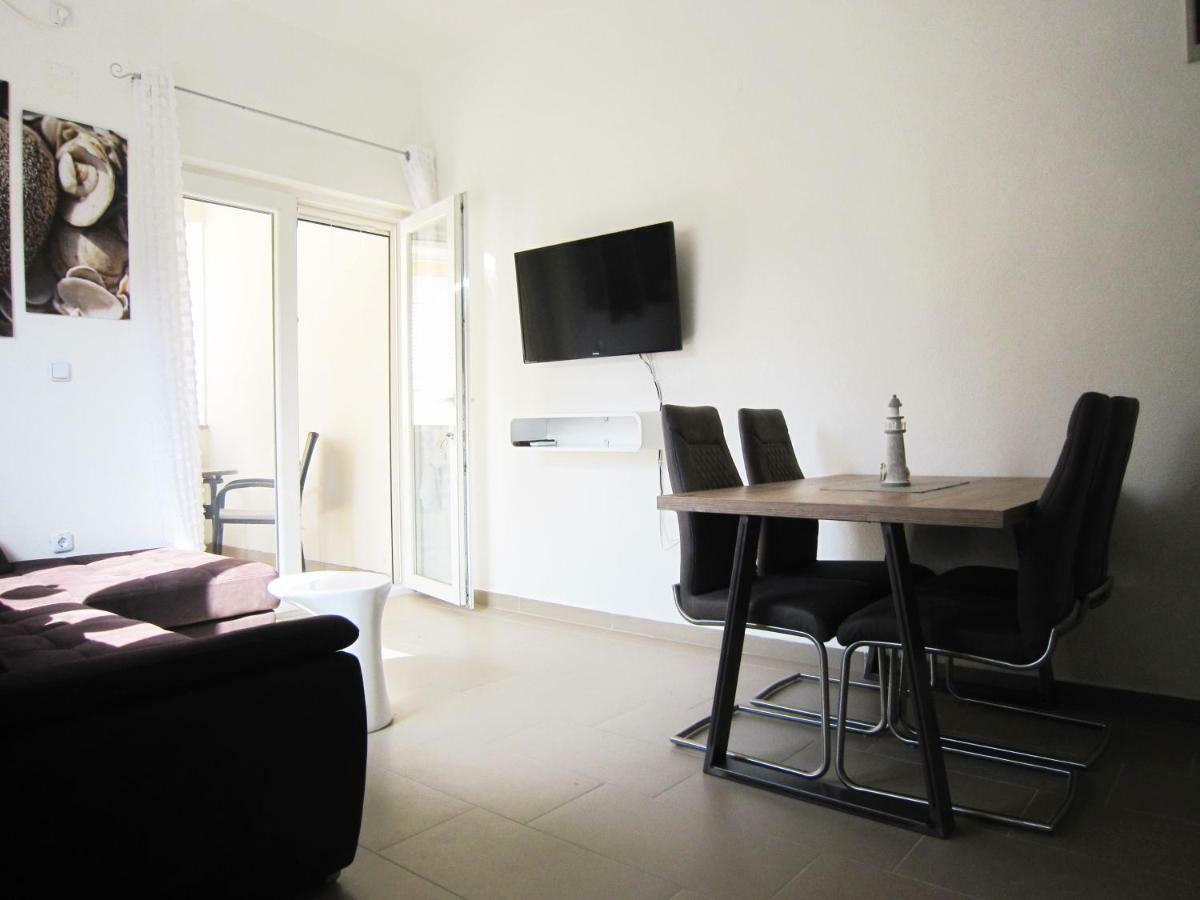 M&B Guest House Srima Exterior foto